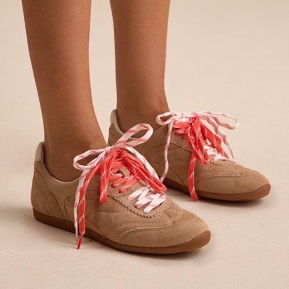 Dolce Vita Laini Camel Suede Retro Sneakers Size 7.5 EUC Low Top Red White Laces